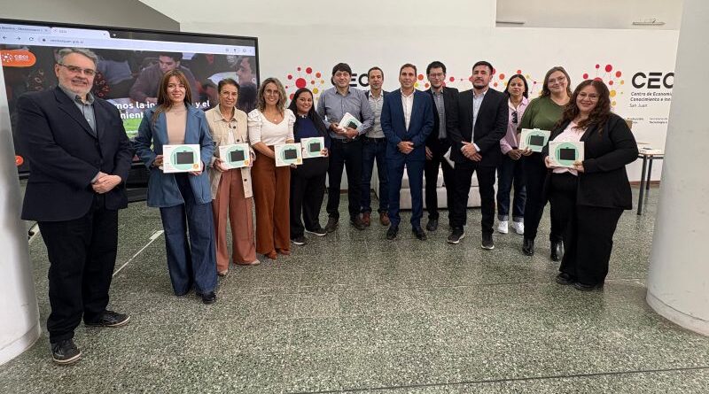 Reconocimiento a docentes de San Juan que capacitaron en IA