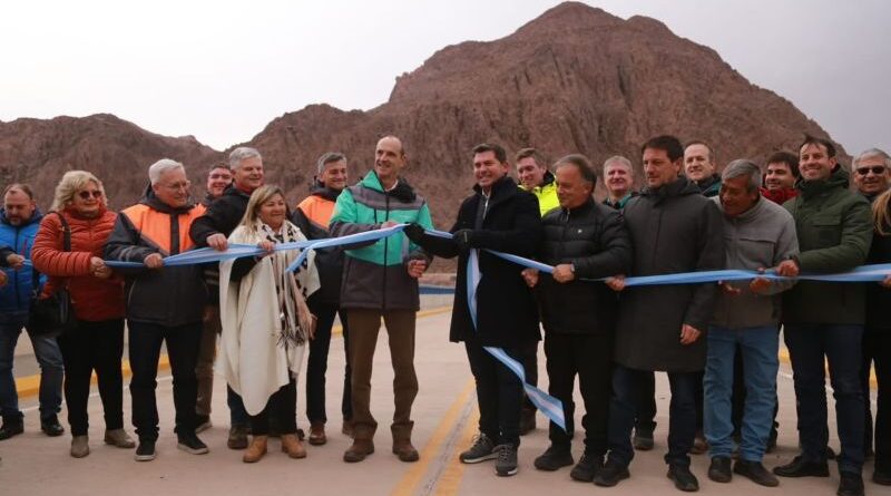 El Gobernador de San Juan y autoridades de Glencore inauguraron dos puentes para potenciar el desarrollo productivo del Departamento Calingasta
