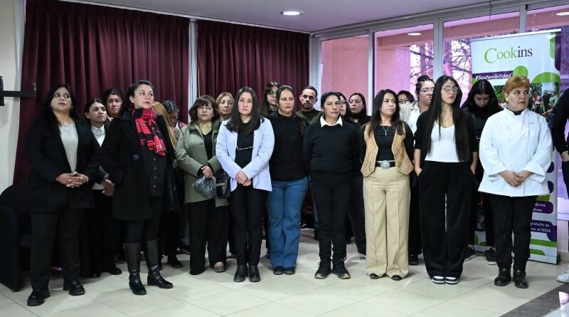 El emotivo acto de Egreso de la primera cohorte de la Escuela Municipal de Cocina Cookins Departamento Iglesia