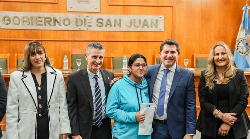Entregaron audífonos y anteojos en San Juan