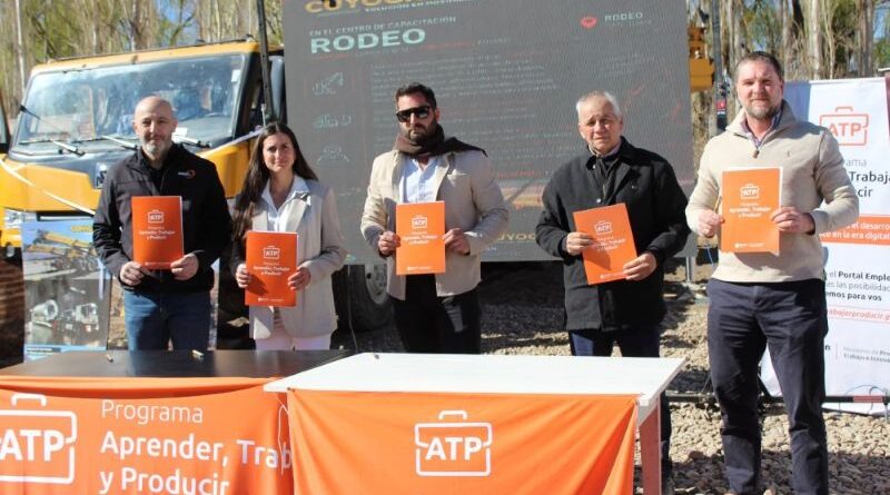 Acta Compromiso con empresas proveedoras mineras del Departamento Iglesia de San Juan