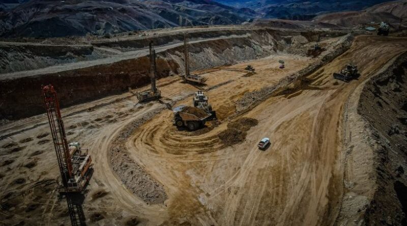 Se presenta el proyecto del acta compromiso Provincia de San Juan y Vicuña Argentina S.A.