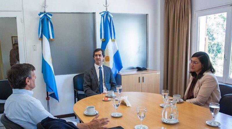 Reunión con representantes de la Comisión Pro Bono de Buenos Aires en la Cámara de Diputados de San Juan