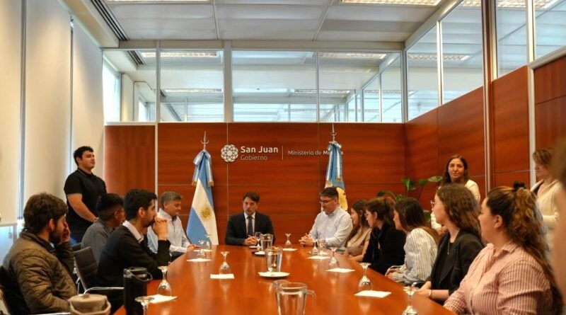 Prácticas profesionalizantes de Estudiantes de la UNSJ en el Ministro de Minería del Gobierno de San Juan
