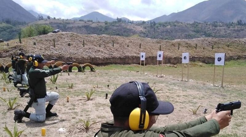 Ejercicios de tiro en Marquesado del Servicio Penitenciario Provincial de San Juan