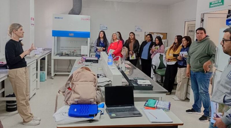 Alumnos de la Diplomatura en Producción de Semillas del Departamento de Iglesia visitaron el Centro Biotecnológico e INSEMI de San Juan